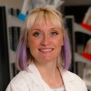 Amanda-Waniewski-300x300